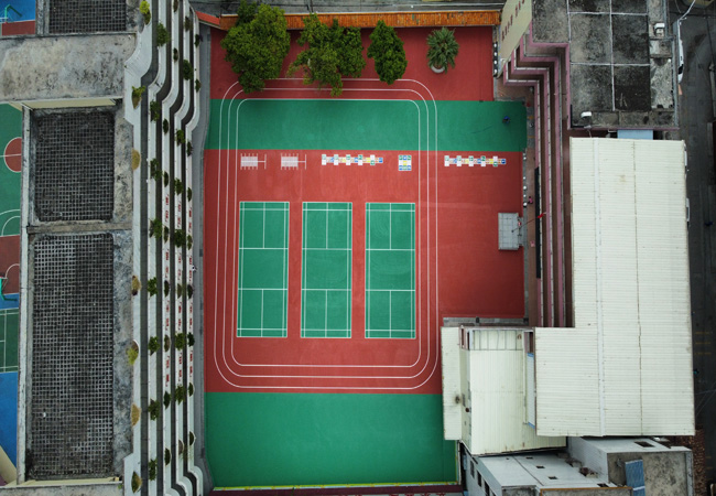 新疆新做好的丙烯酸球場能過車嗎？【德朝體育】